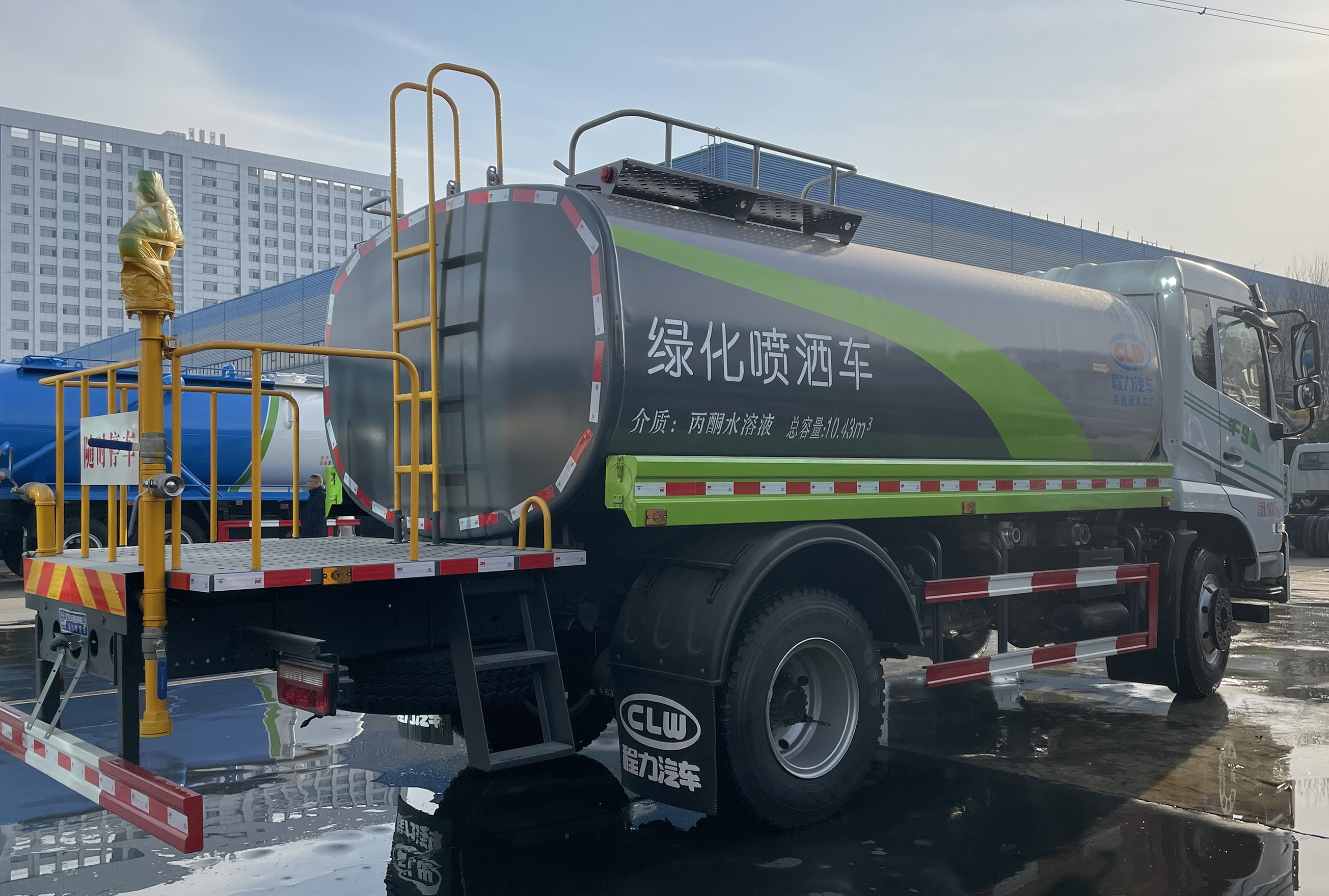 新款東風(fēng)福瑞卡10-11方綠化噴灑灑水車(chē)圖片4