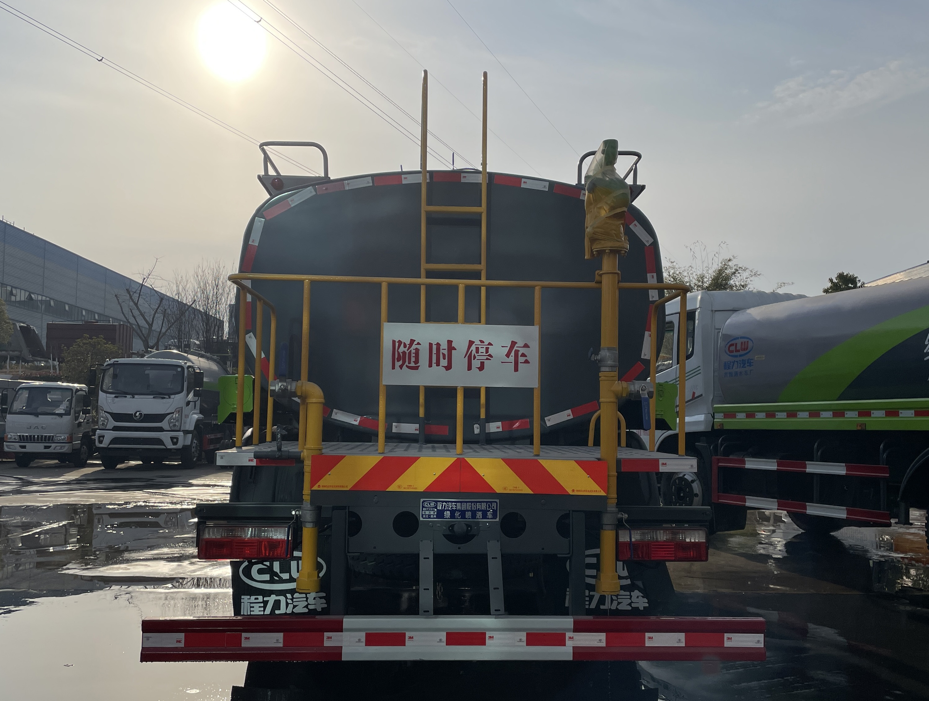 新款東風(fēng)福瑞卡10-11方綠化噴灑灑水車(chē)圖片5
